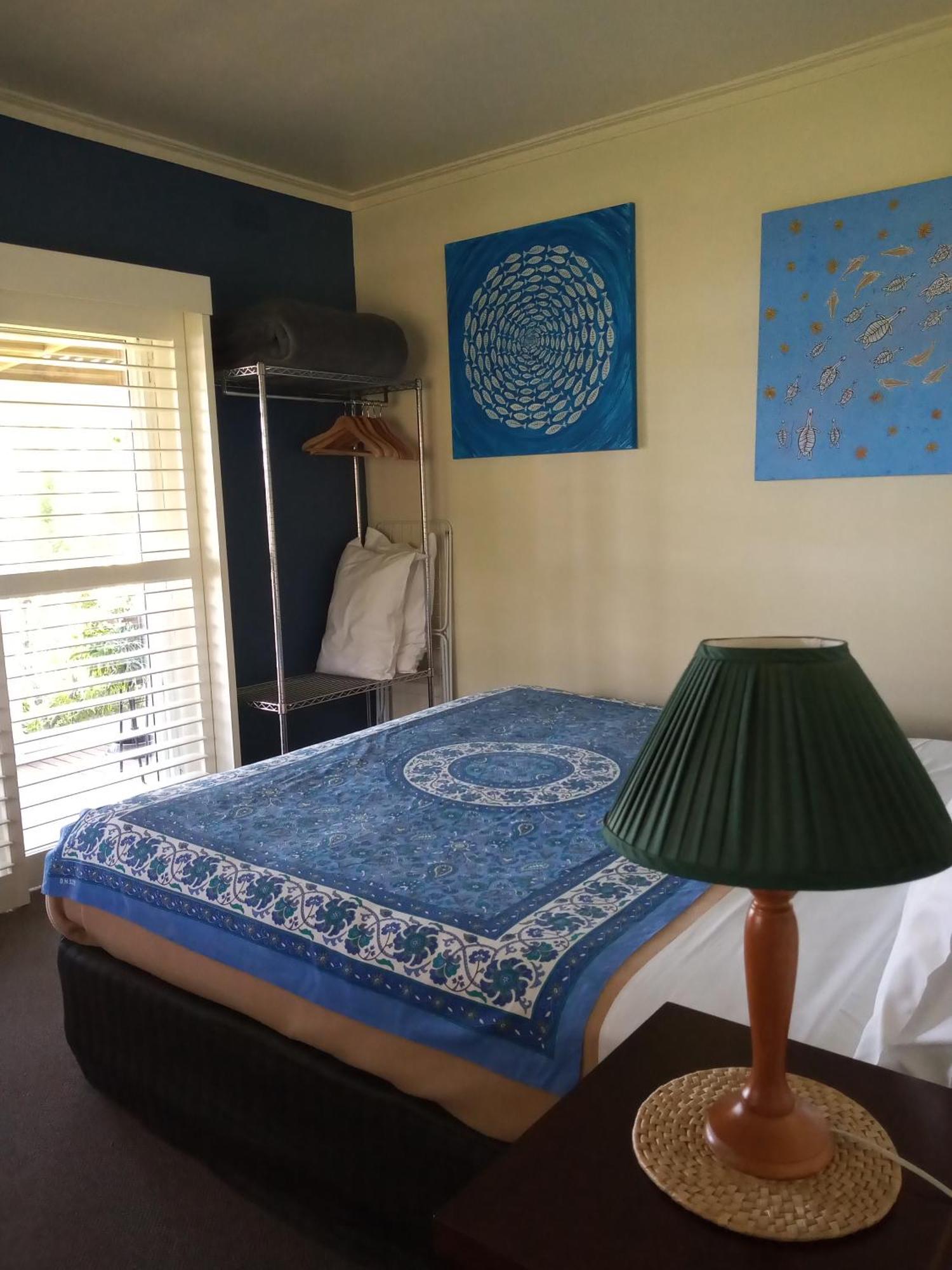 Lakes Entrance Waterfront Cottages With King Beds Exterior photo