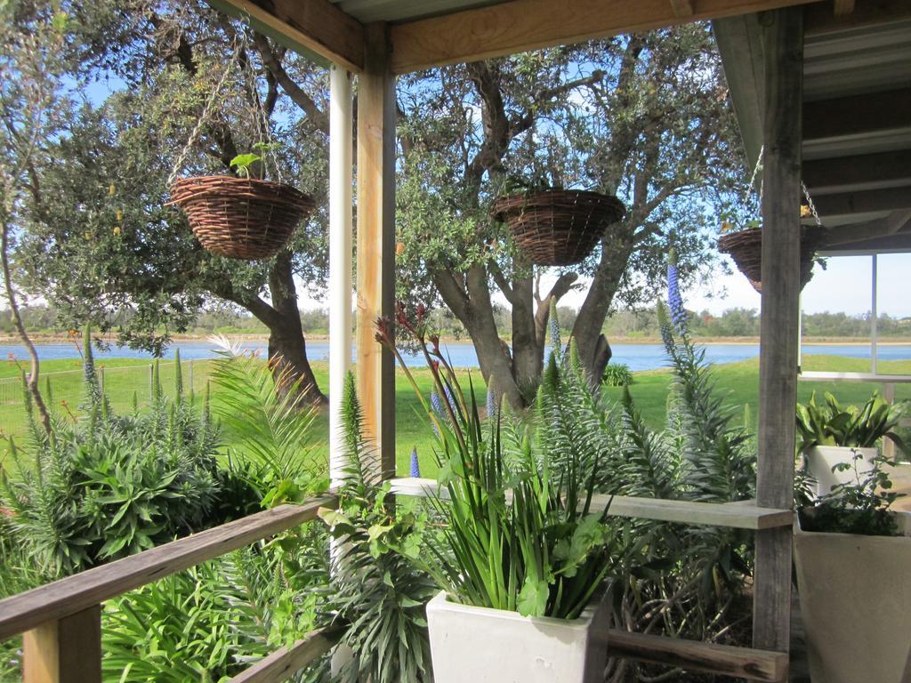 Lakes Entrance Waterfront Cottages With King Beds Exterior photo