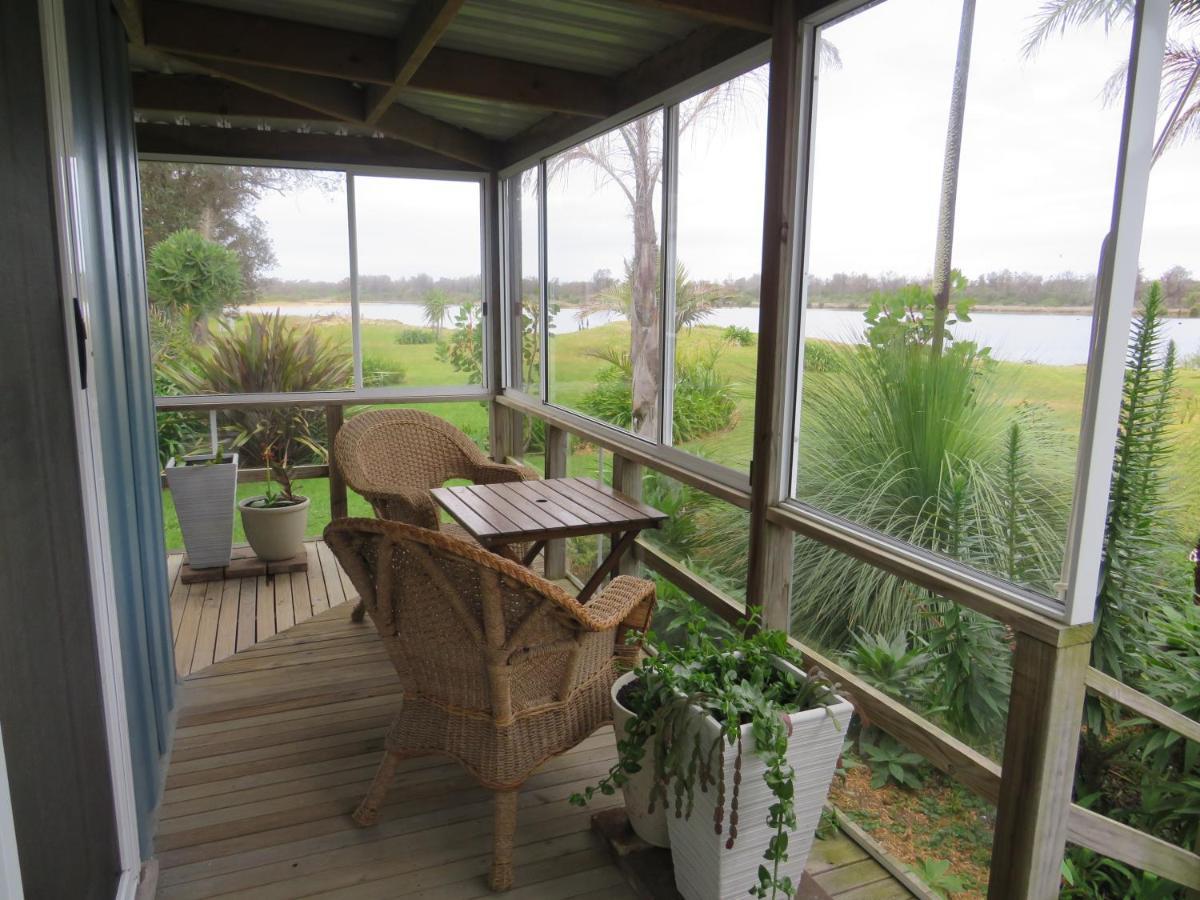 Lakes Entrance Waterfront Cottages With King Beds Exterior photo